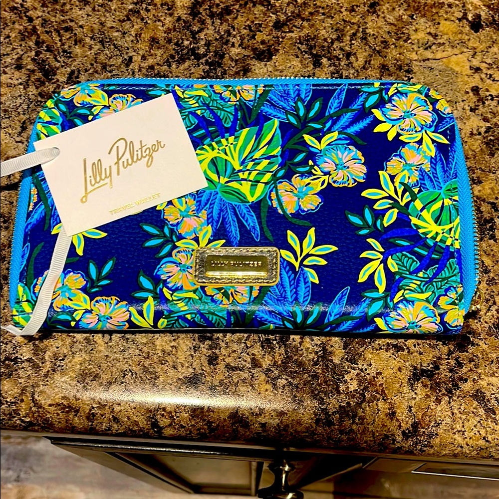 Lilly Pulitzer Travel Wallet NWT